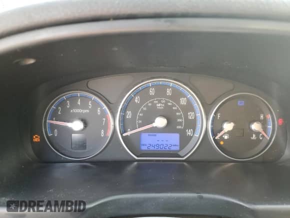 2007 Hyundai Santa Fe SE с VIN 5NMSH13E97H022314, выставлен на аукционе Copart как лот 71177914 с пробегом 249 022 миль миль и Списание • Salvage title. История ставок и продаж доступна на DreamBid. Изображение 9.