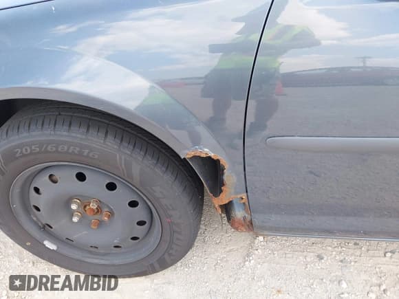 ✅ 2002 Dodge Stratus SXT • VIN: 1B3EL46X52N109893 • Lot: 42637795. Wystawiony na IAAI z przebiegiem 200 036 mil. Bezpłatny archiwum sprzedaży aukcyjnych z USA i szczegółowy raport historii pojazdu na DreamBid. Zdjęcie 6.