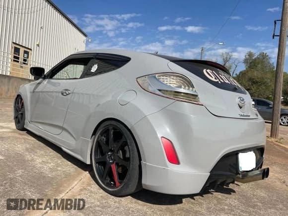 ✅ 2013 Hyundai Veloster w/Gray Int • VIN: KMHTC6AD5DU129192 • Lot: 76520404. Wystawiony na Copart z przebiegiem 108 688 mil. Bezpłatny archiwum sprzedaży aukcyjnych z USA i szczegółowy raport historii pojazdu na DreamBid. Zdjęcie 3.