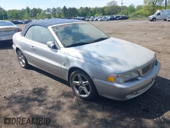 ✅ 2002 Volvo C70 • VIN: YV1NC53D72J030130 • Lot: 42237530. Listed on IAAI with 35,651 mi. Free auction sales archive from the USA and detailed vehicle history report at DreamBid. Image 1.