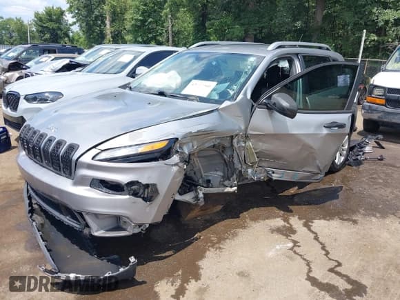 ✅ 2015 Jeep Cherokee Sport • VIN: 1C4PJLAB9FW669709 • Lot: 42947960. Wystawiony na IAAI z przebiegiem 139 538 mil. Bezpłatny archiwum sprzedaży aukcyjnych z USA i szczegółowy raport historii pojazdu na DreamBid. Zdjęcie 2.