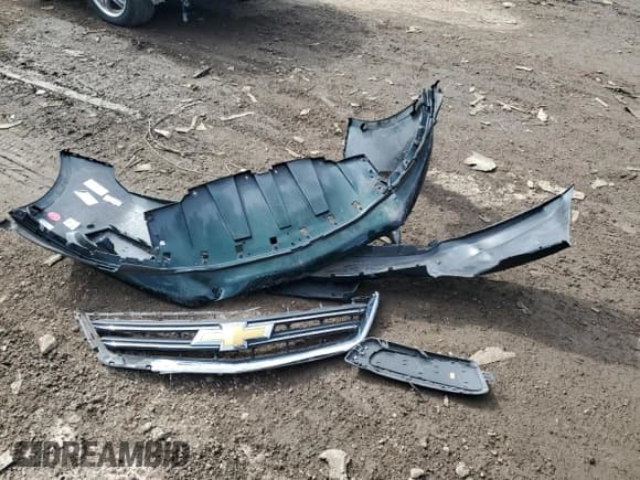 ✅ 2015 Chevrolet Impala LT • VIN: 2G1125S3XF9233586 • Лот: 85324865. Опубликован ранее на Copart с пробегом 103 905 миль. Бесплатный доступ к архиву аукционных продаж из США и подробный отчёт об истории автомобиля на DreamBid. Изображение 12.