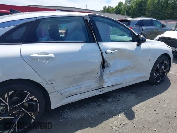 ✅ 2025 Kia K5 GT-Line • VIN: KNAG64J79S5391989 • Лот: 43076091. Опубликован ранее на IAAI с пробегом 1 374 миль. Бесплатный доступ к архиву аукционных продаж из США и подробный отчёт об истории автомобиля на DreamBid. Изображение 6.