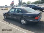 ✅ 2002 Mercedes-Benz E 320 • VIN: WDBJF82JX2X064384 • Lot: 53058325. Wystawiony na Copart z przebiegiem 188 440 mil. Bezpłatny archiwum sprzedaży aukcyjnych z USA i szczegółowy raport historii pojazdu na DreamBid. Zdjęcie 2.