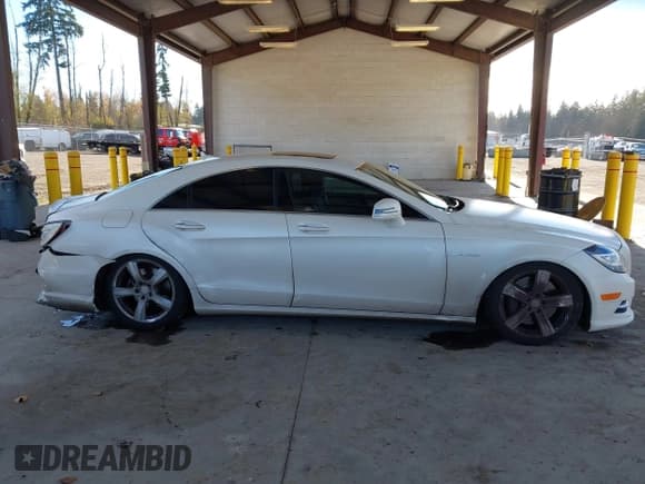 ✅ 2014 Mercedes-Benz CLS 550 • VIN: WDDLJ9BB7EA115070 • Lot: 43721011. Listed on IAAI with 122,871 mi. Free auction sales archive from the USA and detailed vehicle history report at DreamBid. Image 14.