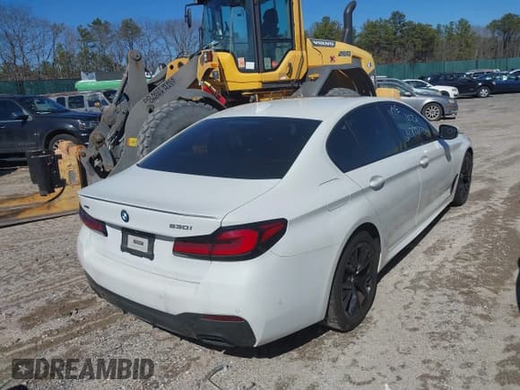 ✅ 2021 BMW 5 Series 530i xDrive • VIN: WBA13BJ08MCF53425 • Lot: 41899869. Listed on IAAI with Not provided. Free auction sales archive from the USA and detailed vehicle history report at DreamBid. Image 3.