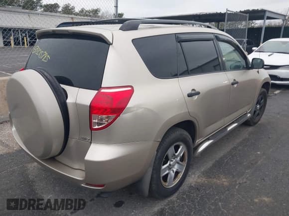 ✅ 2008 Toyota RAV4 • VIN: JTMBD33V386056948 • Lot: 43806795. Listed on IAAI with 220,181 mi. Free auction sales archive from the USA and detailed vehicle history report at DreamBid. Image 4.