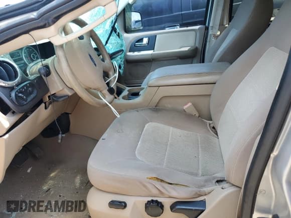 ✅ 2006 Ford Expedition Special Service • VIN: 1FMPU16556LA28620 • Lot: 65199885. Listed on Copart with 281,233 mi. Free auction sales archive from the USA and detailed vehicle history report at DreamBid. Image 7.