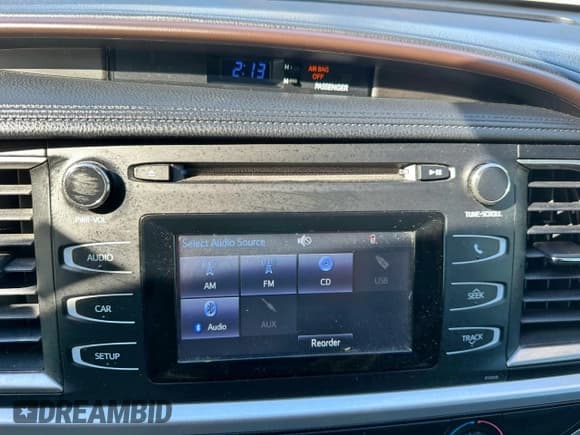 ✅ 2018 Toyota Highlander LE • VIN: 5TDZARFH8JS032831 • Лот: 91137855. Опубликован ранее на Copart с пробегом 213 547 миль. Бесплатный доступ к архиву аукционных продаж из США и подробный отчёт об истории автомобиля на DreamBid. Изображение 13.