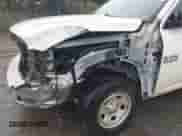 2016 Ram 1500 Tradesman z VIN 3C6JR6DT8GG257406, wystawiony jako IAAI lot #43430639 z przebiegiem 88 663 mil mil oraz . Historia ofert i sprzedaży dostępna na DreamBid. Obrazek 6.