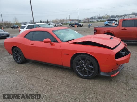 ✅ 2022 Dodge Challenger R/T • VIN: 2C3CDZBT9NH196038 • Lot: 48148264. Wystawiony na Copart z przebiegiem 10 097 mil. Bezpłatny archiwum sprzedaży aukcyjnych z USA i szczegółowy raport historii pojazdu na DreamBid. Zdjęcie 4.