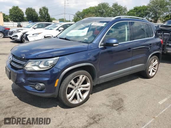 ✅ 2013 Volkswagen Tiguan SE • VIN: WVGBV7AX8DW548874 • Lot: 68422725. Listed on Copart with 120,340 mi. Free auction sales archive from the USA and detailed vehicle history report at DreamBid. Image 1.