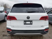 ✅ 2024 Volkswagen Taos SE • VIN: 3VVVX7B28RM093550 • Lot: 41965022. Wystawiony na IAAI z przebiegiem 5 317 mil. Bezpłatny archiwum sprzedaży aukcyjnych z USA i szczegółowy raport historii pojazdu na DreamBid. Zdjęcie 16.