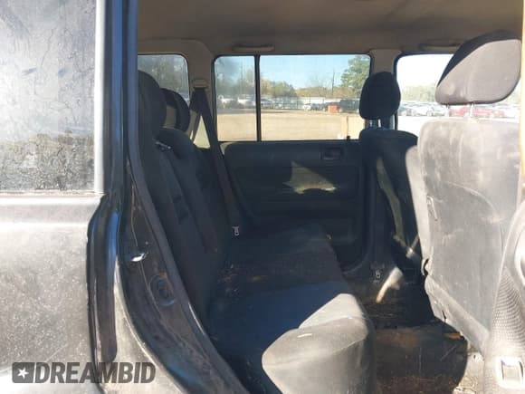 ✅ 2006 Scion xB • VIN: JTLKT324464106474 • Lot: 43901891. Wystawiony na IAAI z przebiegiem Nie podano. Bezpłatny archiwum sprzedaży aukcyjnych z USA i szczegółowy raport historii pojazdu na DreamBid. Zdjęcie 8.