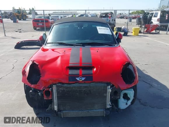 ✅ 2015 MINI Roadster S • VIN: WMWSY3C55FT595927 • Lot: 42532520. Listed on IAAI with 48,998 mi. Free auction sales archive from the USA and detailed vehicle history report at DreamBid. Image 13.