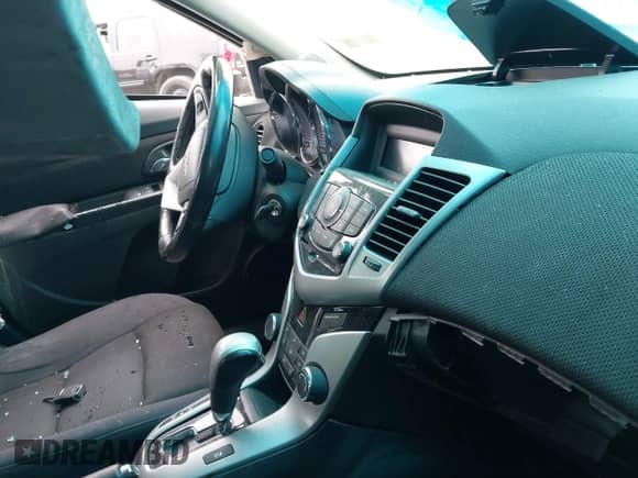 2014 Chevrolet Cruze 1LT z VIN 1G1PC5SB4E7329423, wystawiony jako IAAI lot #43517446 z przebiegiem 150 725 mil mil oraz . Historia ofert i sprzedaży dostępna na DreamBid. Obrazek 5.