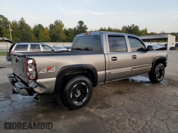 ✅ 2006 Chevrolet Silverado 1500 LT1 • VIN: 2GCEK13Z861291540 • Лот: 78043744. Опубликован ранее на Copart с пробегом 196 742 миль. Бесплатный доступ к архиву аукционных продаж из США и подробный отчёт об истории автомобиля на DreamBid. Изображение 3.