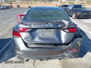 ✅ 2021 Nissan Sentra SR • VIN: 3N1AB8DV4MY217035 • Lot: 43416224. Wystawiony na IAAI z przebiegiem 96 454 mil. Bezpłatny archiwum sprzedaży aukcyjnych z USA i szczegółowy raport historii pojazdu na DreamBid. Zdjęcie 17.