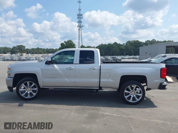 ✅ 2019 Chevrolet Silverado 1500 LT • VIN: 2GCRCPEC6K1155556 • Lot: 43289358. Wystawiony na IAAI z przebiegiem 109 226 mil. Bezpłatny archiwum sprzedaży aukcyjnych z USA i szczegółowy raport historii pojazdu na DreamBid. Zdjęcie 14.