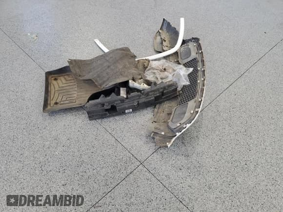 ✅ 2019 Jeep Grand Cherokee Altitude • VIN: 1C4RJFAG7KC759846 • Lot: 84902385. Wystawiony na Copart z przebiegiem 126 233 mil. Bezpłatny archiwum sprzedaży aukcyjnych z USA i szczegółowy raport historii pojazdu na DreamBid. Zdjęcie 13.