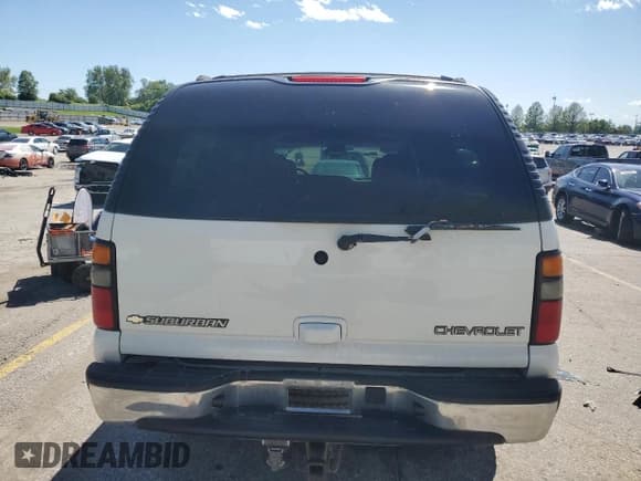 ✅ 2005 Chevrolet Suburban LT • VIN: 3GNFK16Z35G213275 • Лот: 57566665. Опубликован ранее на Copart с пробегом 229 761 миль. Бесплатный доступ к архиву аукционных продаж из США и подробный отчёт об истории автомобиля на DreamBid. Изображение 6.