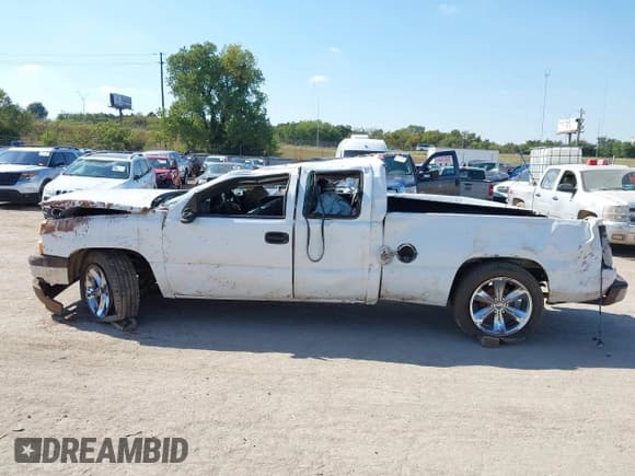 ✅ 2005 Chevrolet Silverado 1500 LS • VIN: 1GCEC19Z35Z286854 • Лот: 43374287. Опубликован ранее на IAAI с пробегом Не указан. Бесплатный доступ к архиву аукционных продаж из США и подробный отчёт об истории автомобиля на DreamBid. Изображение 15.