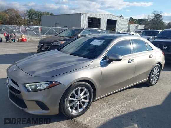 ✅ 2020 Mercedes-Benz A 220 • VIN: WDD3G4EBXLW038045 • Lot: 43895082. Wystawiony na IAAI z przebiegiem 104 897 mil. Bezpłatny archiwum sprzedaży aukcyjnych z USA i szczegółowy raport historii pojazdu na DreamBid. Zdjęcie 17.