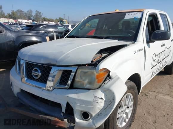 2014 Nissan Frontier Desert Runner z VIN 1N6AD0ER9EN763755, wystawiony jako IAAI lot #43352830 z przebiegiem 221 936 mil mil oraz . Historia ofert i sprzedaży dostępna na DreamBid. Obrazek 6.