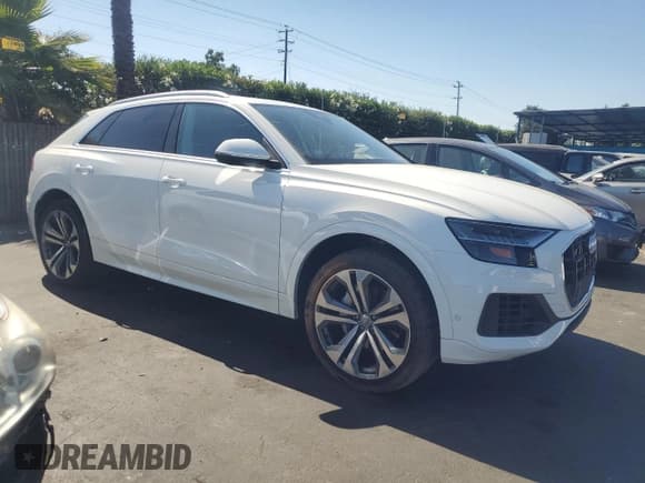 ✅ 2019 Audi Q8 Prestige • VIN: WA1CVAF17KD015329 • Лот: 65049625. Опубликован ранее на Copart с пробегом 38 613 миль. Бесплатный доступ к архиву аукционных продаж из США и подробный отчёт об истории автомобиля на DreamBid. Изображение 4.
