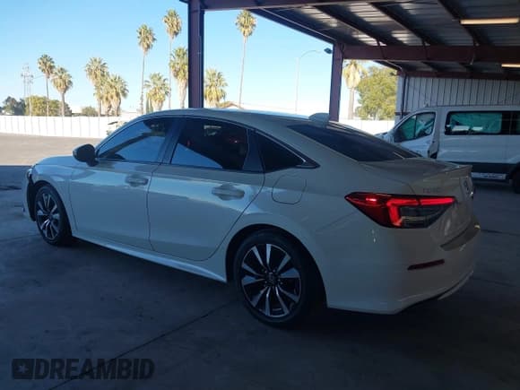 ✅ 2024 Honda Civic EX • VIN: 2HGFE1F77RH325065 • Lot: 43384420. Wystawiony na IAAI z przebiegiem 64 328 mil. Bezpłatny archiwum sprzedaży aukcyjnych z USA i szczegółowy raport historii pojazdu na DreamBid. Zdjęcie 3.