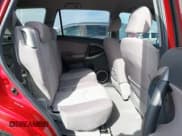 ✅ 2006 Toyota RAV4 • VIN: JTMZD33V165020838 • Lot: 41862406. Wystawiony na IAAI z przebiegiem 106 317 mil. Bezpłatny archiwum sprzedaży aukcyjnych z USA i szczegółowy raport historii pojazdu na DreamBid. Zdjęcie 8.