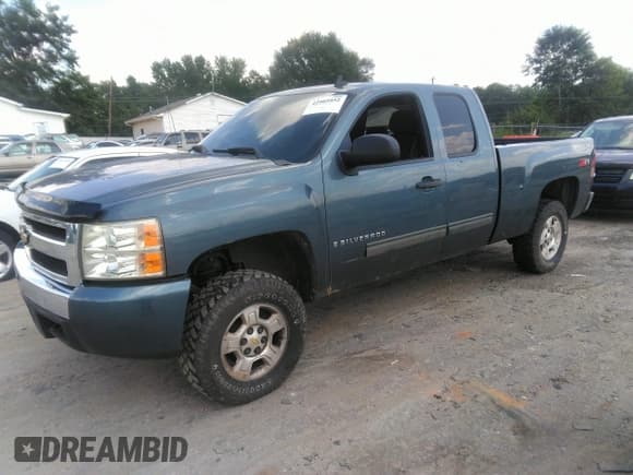 ✅ 2009 Chevrolet Silverado 1500 • VIN: 2GCEC290391123787 • Lot: 42985952. Wystawiony na IAAI z przebiegiem 330 984 mil. Bezpłatny archiwum sprzedaży aukcyjnych z USA i szczegółowy raport historii pojazdu na DreamBid. Zdjęcie 17.