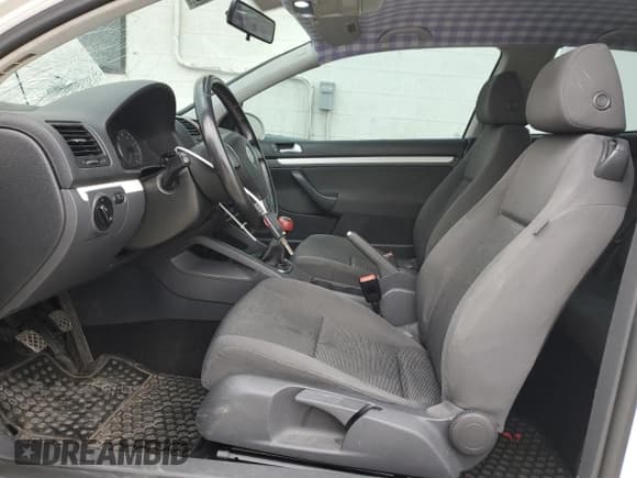 ✅ 2008 Volkswagen Rabbit S • VIN: WVWAA71K98W076562 • Lot: 50376815. Wystawiony na Copart z przebiegiem 226 495 mil. Bezpłatny archiwum sprzedaży aukcyjnych z USA i szczegółowy raport historii pojazdu na DreamBid. Zdjęcie 7.