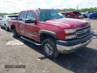 ✅ 2005 Chevrolet Silverado 2500HD LS • VIN: 1GCHK23UX5F970479 • Lot: 42342835. Wystawiony na IAAI z przebiegiem 259 879 mil. Bezpłatny archiwum sprzedaży aukcyjnych z USA i szczegółowy raport historii pojazdu na DreamBid. Zdjęcie 1.