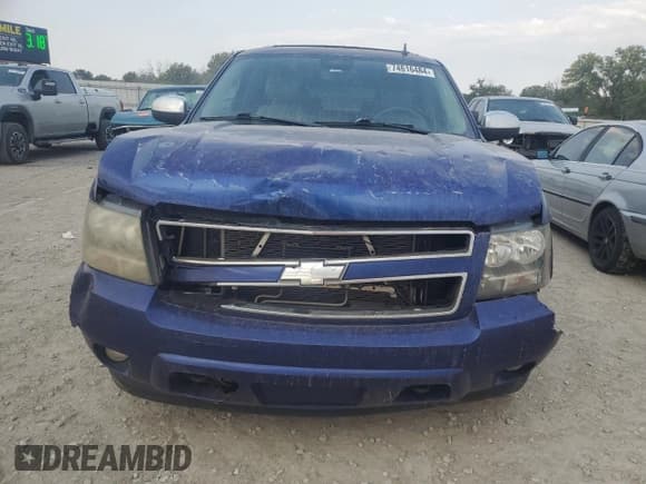 ✅ 2010 Chevrolet Suburban LTZ • VIN: 1GNUKKE36AR216773 • Lot: 74616484. Wystawiony na Copart z przebiegiem 247 900 mil. Bezpłatny archiwum sprzedaży aukcyjnych z USA i szczegółowy raport historii pojazdu na DreamBid. Zdjęcie 5.