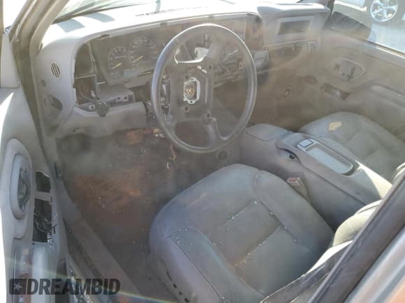 ✅ 2000 GMC Sierra 2500 • VIN: 1GTGK23J2YF511601 • Lot: 76959534. Wystawiony na Copart z przebiegiem 193 349 mil. Bezpłatny archiwum sprzedaży aukcyjnych z USA i szczegółowy raport historii pojazdu na DreamBid. Zdjęcie 8.