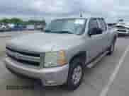 2007 Chevrolet Silverado 1500 1LT with VIN 2GCEK13M071568798, listed as a IAAI auction lot 42287095 with 308,994 mi miles and . Bid and sale history available at DreamBid. Image 2.