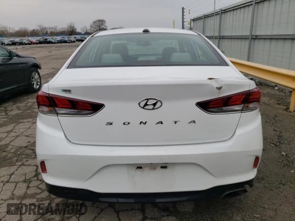 ✅ 2018 Hyundai Sonata Limited • VIN: 5NPE34AF7JH653338 • Lot: 47619143. Listed on Copart with 55,082 mi. Free auction sales archive from the USA and detailed vehicle history report at DreamBid. Image 6.