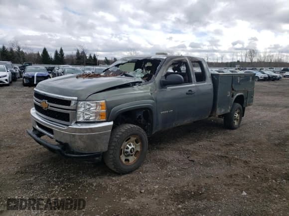 ✅ 2011 Chevrolet Silverado 2500HD • VIN: 1GB2KVCL6BZ180125 • Лот: 49629015. Опубликован ранее на Copart с пробегом Не указан. Бесплатный доступ к архиву аукционных продаж из США и подробный отчёт об истории автомобиля на DreamBid. Изображение 1.