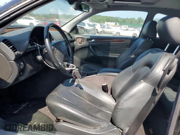 ✅ 2002 Mercedes-Benz CLK 320/430 • VIN: WDBLJ65G12F198461 • Lot: 64737645. Wystawiony na Copart z przebiegiem Nie podano. Bezpłatny archiwum sprzedaży aukcyjnych z USA i szczegółowy raport historii pojazdu na DreamBid. Zdjęcie 7.