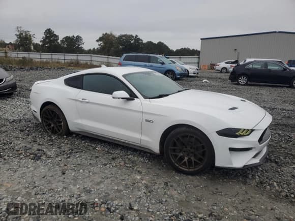 ✅ 2020 Ford Mustang GT • VIN: 1FA6P8CF7L5185410 • Lot: 90305915. Wystawiony na Copart z przebiegiem 61 714 mil. Bezpłatny archiwum sprzedaży aukcyjnych z USA i szczegółowy raport historii pojazdu na DreamBid. Zdjęcie 4.