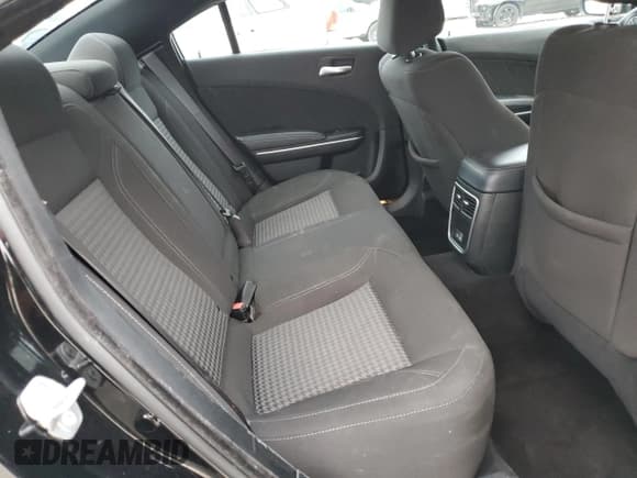 ✅ 2023 Dodge Charger SXT • VIN: 2C3CDXBG5PH663238 • Lot: 90501795. Wystawiony na Copart z przebiegiem 50 017 mil. Bezpłatny archiwum sprzedaży aukcyjnych z USA i szczegółowy raport historii pojazdu na DreamBid. Zdjęcie 10.