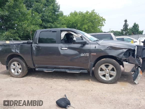 ✅ 2018 Ram 1500 Big Horn • VIN: 3C6RR7LT6JG226625 • Lot: 42594081. Wystawiony na IAAI z przebiegiem 46 585 mil. Bezpłatny archiwum sprzedaży aukcyjnych z USA i szczegółowy raport historii pojazdu na DreamBid. Zdjęcie 13.