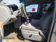 ✅ 2008 Chrysler Aspen Limited • VIN: 1A8HW58NX8F142131 • Lot: 52396535. Wystawiony na Copart z przebiegiem Nie podano. Bezpłatny archiwum sprzedaży aukcyjnych z USA i szczegółowy raport historii pojazdu na DreamBid. Zdjęcie 7.