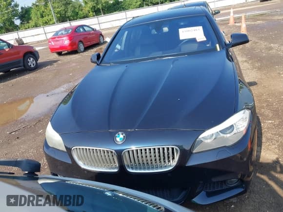 ✅ 2013 BMW 5 Series 550i xDrive • VIN: WBAFU9C50DDY71597 • Lot: 43002483. Wystawiony na IAAI z przebiegiem 141 276 mil. Bezpłatny archiwum sprzedaży aukcyjnych z USA i szczegółowy raport historii pojazdu na DreamBid. Zdjęcie 12.