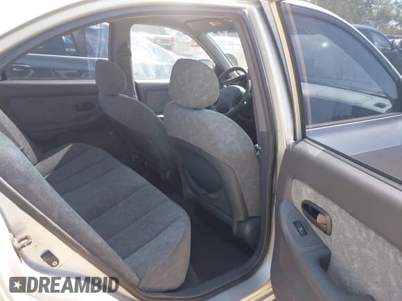 ✅ 2002 Hyundai Elantra GLS • VIN: KMHDN45D32U378388 • Lot: 42559121. Wystawiony na IAAI z przebiegiem 133 817 mil. Bezpłatny archiwum sprzedaży aukcyjnych z USA i szczegółowy raport historii pojazdu na DreamBid. Zdjęcie 8.