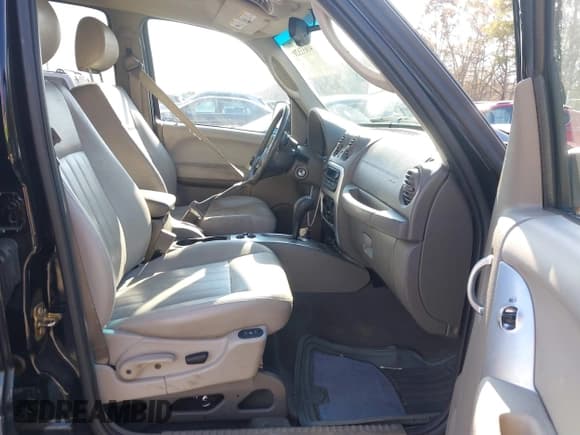 ✅ 2005 Jeep Liberty Limited • VIN: 1J4GK58K45W542731 • Lot: 41033320. Listed on IAAI with 151,724 mi. Free auction sales archive from the USA and detailed vehicle history report at DreamBid. Image 5.