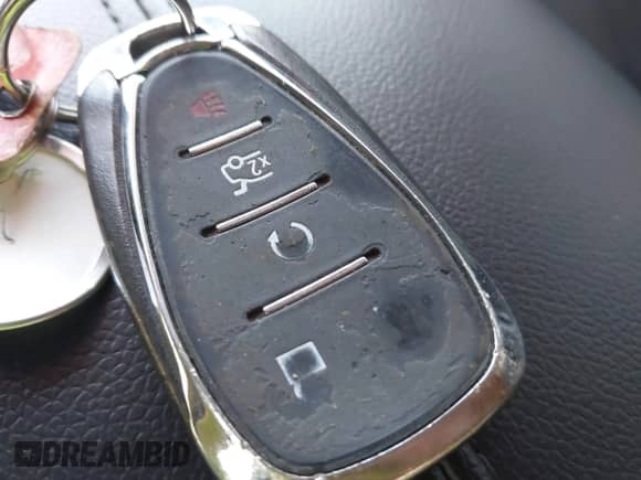 2016 Chevrolet Malibu Premier z VIN 1G1ZH5SX6GF268381, wystawiony jako IAAI lot #42517779 z przebiegiem 83 838 mil mil oraz . Historia ofert i sprzedaży dostępna na DreamBid. Obrazek 11.