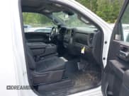 ✅ 2024 Chevrolet Silverado 2500HD • VIN: 1GB0WLE7XRF169799 • Lot: 42273647. Wystawiony na IAAI z przebiegiem 4 552 mil. Bezpłatny archiwum sprzedaży aukcyjnych z USA i szczegółowy raport historii pojazdu na DreamBid. Zdjęcie 5.