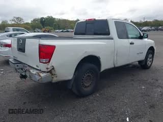 ✅ 2009 Nissan Titan SE • VIN: 1N6AA06C39N308795 • Lot: 43435605. Wystawiony na IAAI z przebiegiem 132 344 mil. Bezpłatny archiwum sprzedaży aukcyjnych z USA i szczegółowy raport historii pojazdu na DreamBid. Zdjęcie 4.